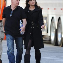 Lea Michele recibe la visita de su padre en el set de 'Glee' en Los Angeles