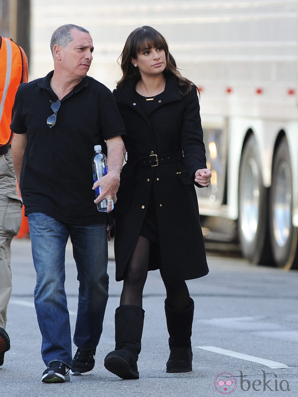 Lea Michele recibe la visita de su padre en el set de 'Glee' en Los Angeles