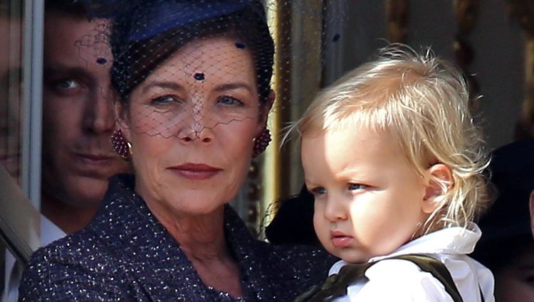 Carolina de Mónaco con su nieto Sasha en el Día Nacional de Mónaco 2014