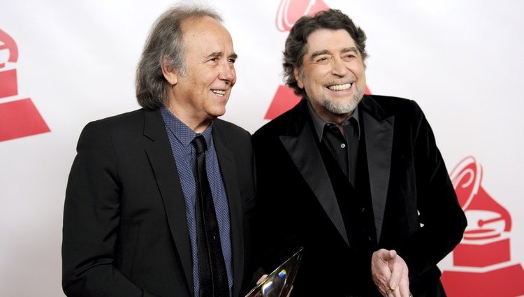 Joan Manuel Serrat y Joaquín Sabina en la entrega del premio Persona del Año 2014