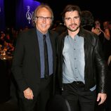 Joan Manuel Serrat y Juanes en la entrega del premio Persona del Año 2014