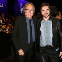 Joan Manuel Serrat y Juanes en la entrega del premio Persona del Año 2014