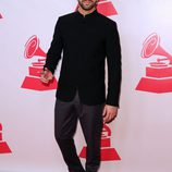 Pablo Alborán posando en la entrega del premio Persona del Año 2014