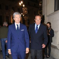 Espartaco y Curro Romero en la capilla ardiente de la Duquesa de Alba