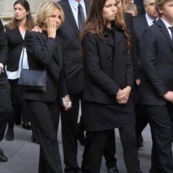 Jacobo Fitz-James Stuart con su hermana Eugenia Martínez de irujo y sus sobrinos Cayetana y Luis de camino al funeral de la Duquesa de Alba