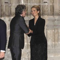 La Infanta Elena da el pésame a Alfonso Díez en el funeral de la Duquesa de Alba