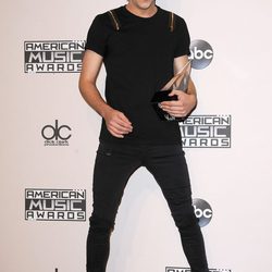 Niall Horan con su galardón de los American Music Awards 2014