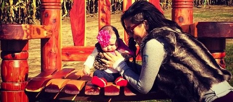 JWoww con su hija Meilani en una granja