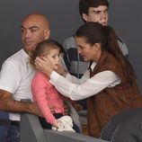 Samantha Vallejo-Nágera con Kike Sarasola y su hija Aitana en la Madrid Horse Week 2014