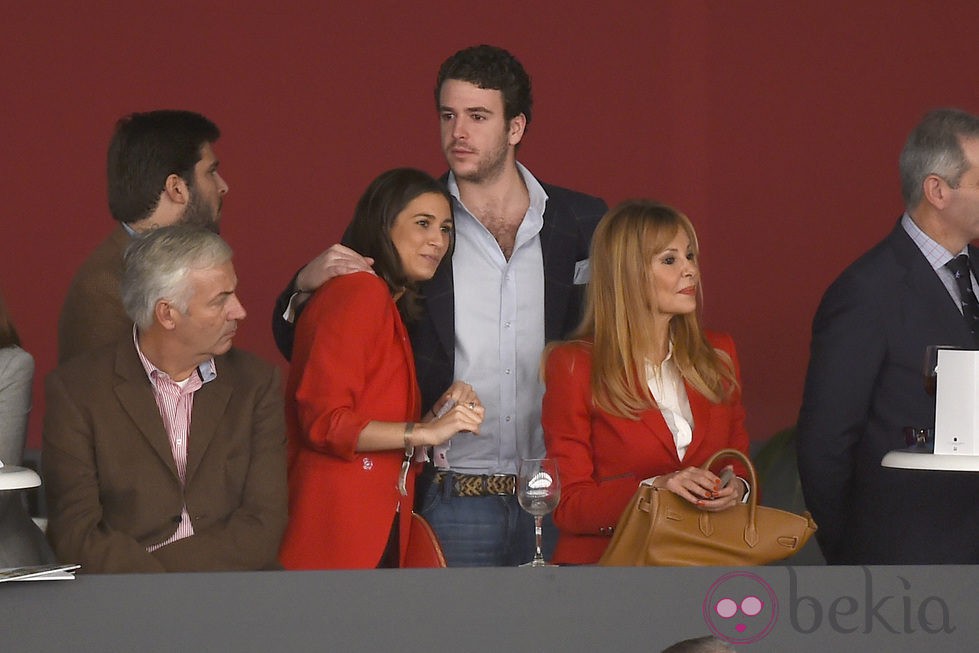 Álex Lequio con su novia y Ana Obregón en la Madrid Horse Week 2014