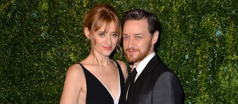 Anne Marie Duff y James McAvoy en los Evening Standard Theatre Awards 2014