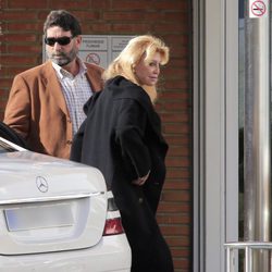 La Baronesa Thyssen visita a su nieta tras su nacimiento