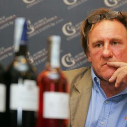 Gérard Depardieu en una rueda de prensa en Varsovia