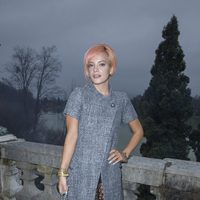 Lilly Allen en el desfile de Chanel en Salzburgo