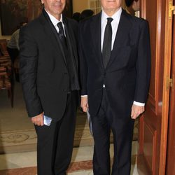 Pepe de Lucía y Carlos Fitz-James Stuart en la entrega de los Premios Plaza de España