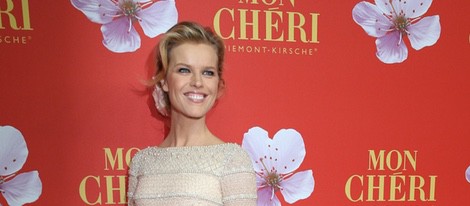 Eva Herzigová en una fiesta solidaria organizada por Mon Cheri