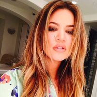 Khloé Kardashian vuelve a ser rubia