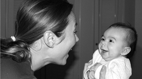 Stacy Keibler presenta a su hija Ava Grace