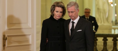 Felipe y Matilde de Bélgica en la capilla ardiente de la Reina Fabiola