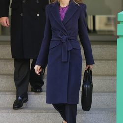 La Reina Letizia en una reunión de trabajo de la AECC