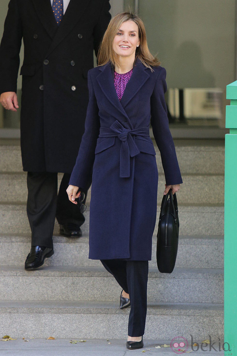 La Reina Letizia en una reunión de trabajo de la AECC