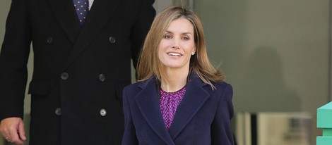 La Reina Letizia en una reunión de trabajo de la AECC