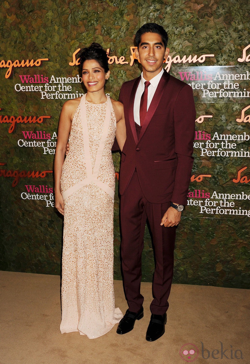 Freida Pinto y Dev Patel en la gala de Performing Arts de Beverly Hills 