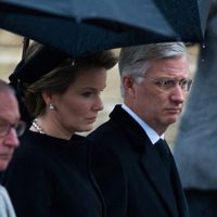 Los Reyes Felipe y Matilde de Bélgica antes del funeral de la Reina Fabiola