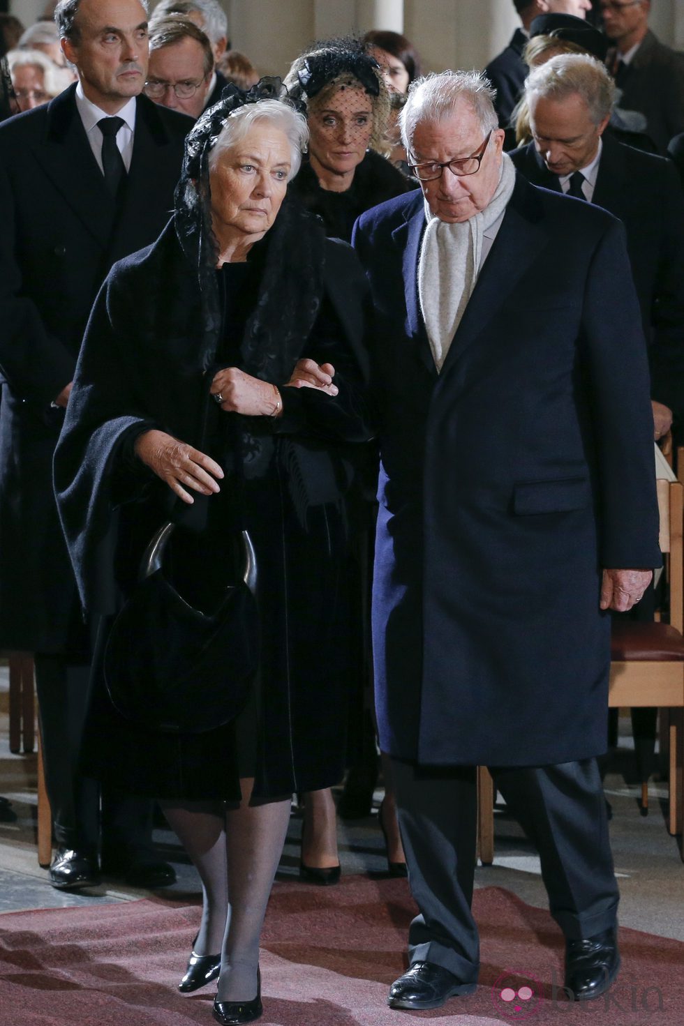 Alberto y Paola de Bélgica en el funeral de la Reina Fabiola