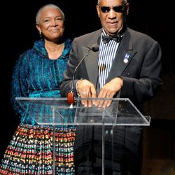 Bill Cosby y su esposa Camille en el 75º Aniversario del Teatro Apollo de Nueva York