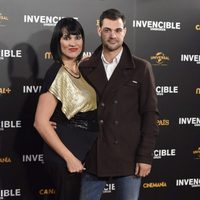 Irene Villa y Juan Pablo Lauro en el estreno de 'Invencible' en Madrid