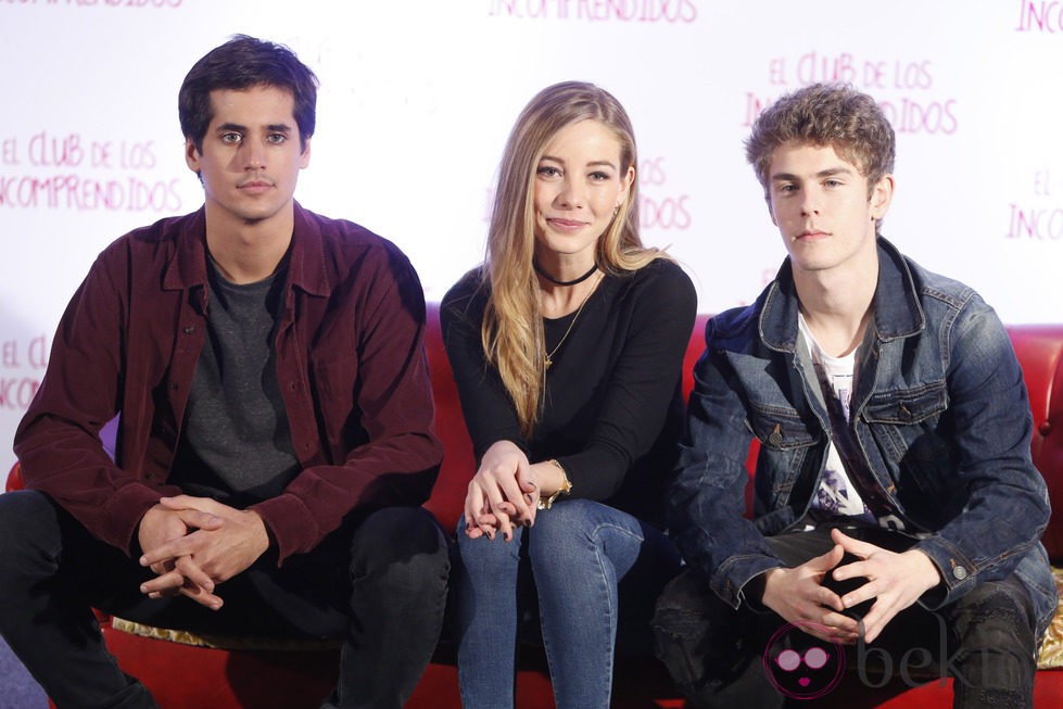 Alex Maruny, Charlotte Vega y Patrick Criado en la presentación de 'El Club de los Incomprendidos'