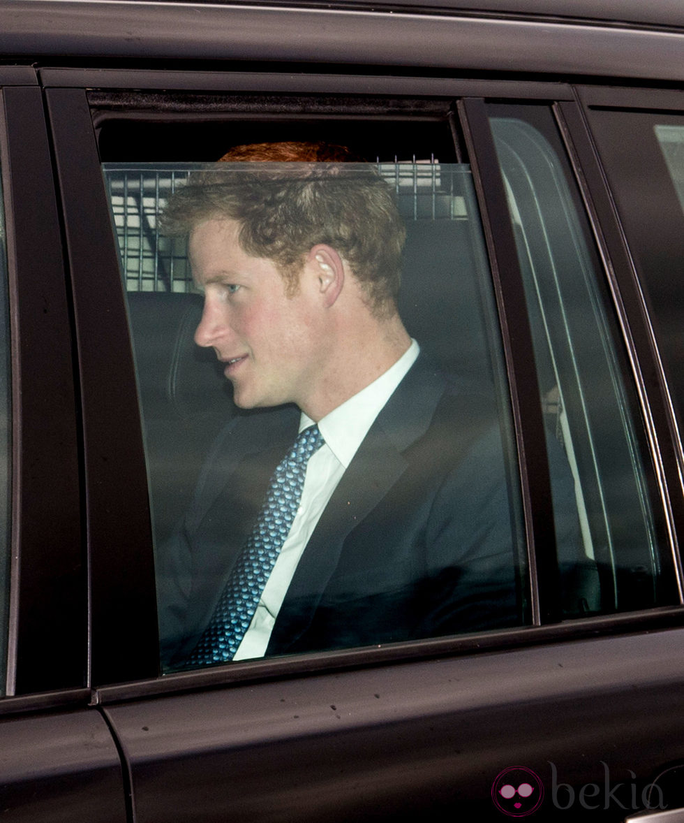 El Príncipe Harry en un almuerzo prenavideño en Buckingham Palace