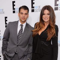 Rob Kardashian junto a su hermana Khloe