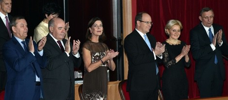 Carolina y Alberto de Mónaco contemplan el Bolshoi Ballet en Monte-Carlo