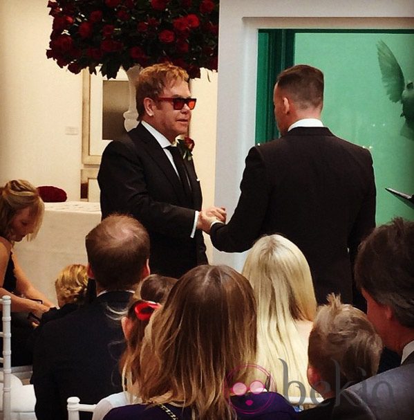 Elton John y David Furnish el día de su boda en Windsor