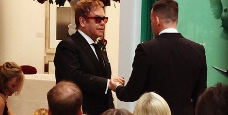 Elton John y David Furnish el día de su boda en Windsor