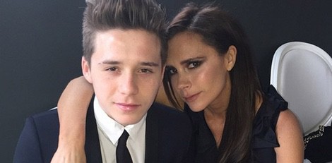 Brooklyn y Victoria Beckham el día de la boda de Elton John con David Furnish