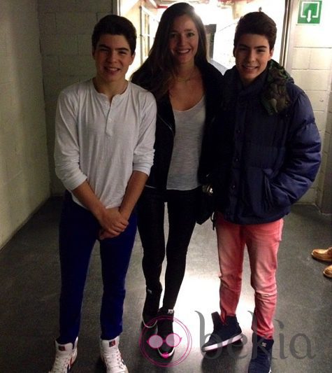 Malena Costa con los Gemeliers en su concierto de Madrid