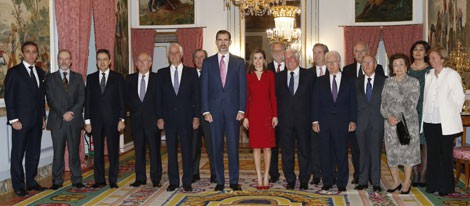 Los Reyes Felipe y Letizia con el Consejo de Grandeza de España