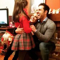 Paula Echevarría y David Bustamante felicitan la Navidad 2014 con su hija Daniella