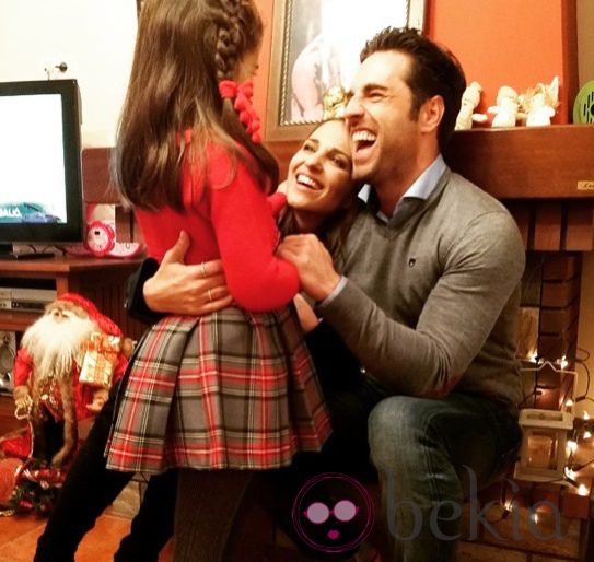 Paula Echevarría y David Bustamante felicitan la Navidad 2014 con su hija Daniella