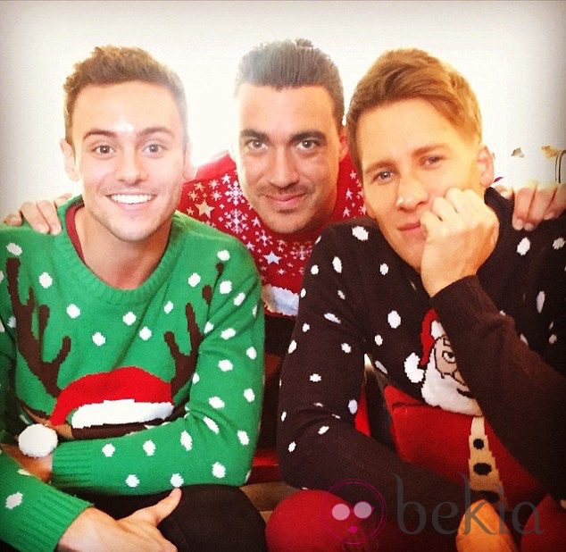 Tom Daley y su novio Dustin Lance Black con su amigo Drew Kuhse