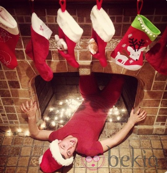 Tom Daley felicita la Navidad a sus seguidores con una divertida foto