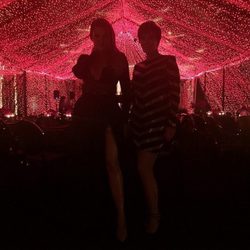 Khloe Kardashian y Kris Jenner muestran las luces de su fiesta de Navidad