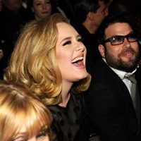 Adele y Simon Konecki en los 54º Premios Grammy