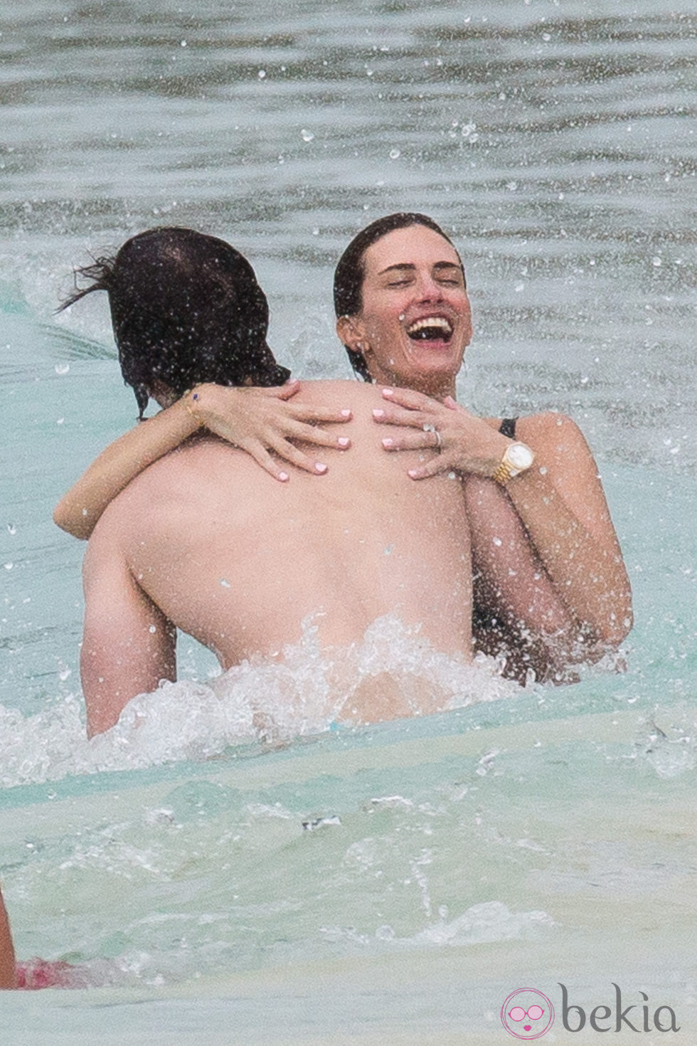 Mark Wahlberg y Rhea Durham se divierten en una playa de Barbados