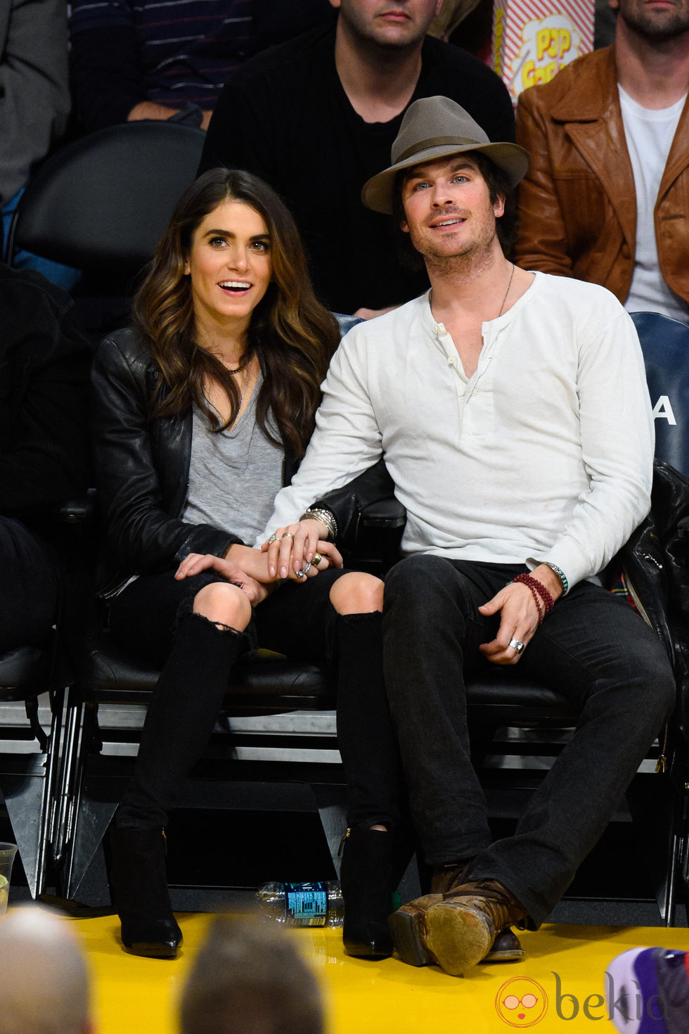 Ian Somerhalder y Nikki Reed, muy cariñosos en un partido de la NBA