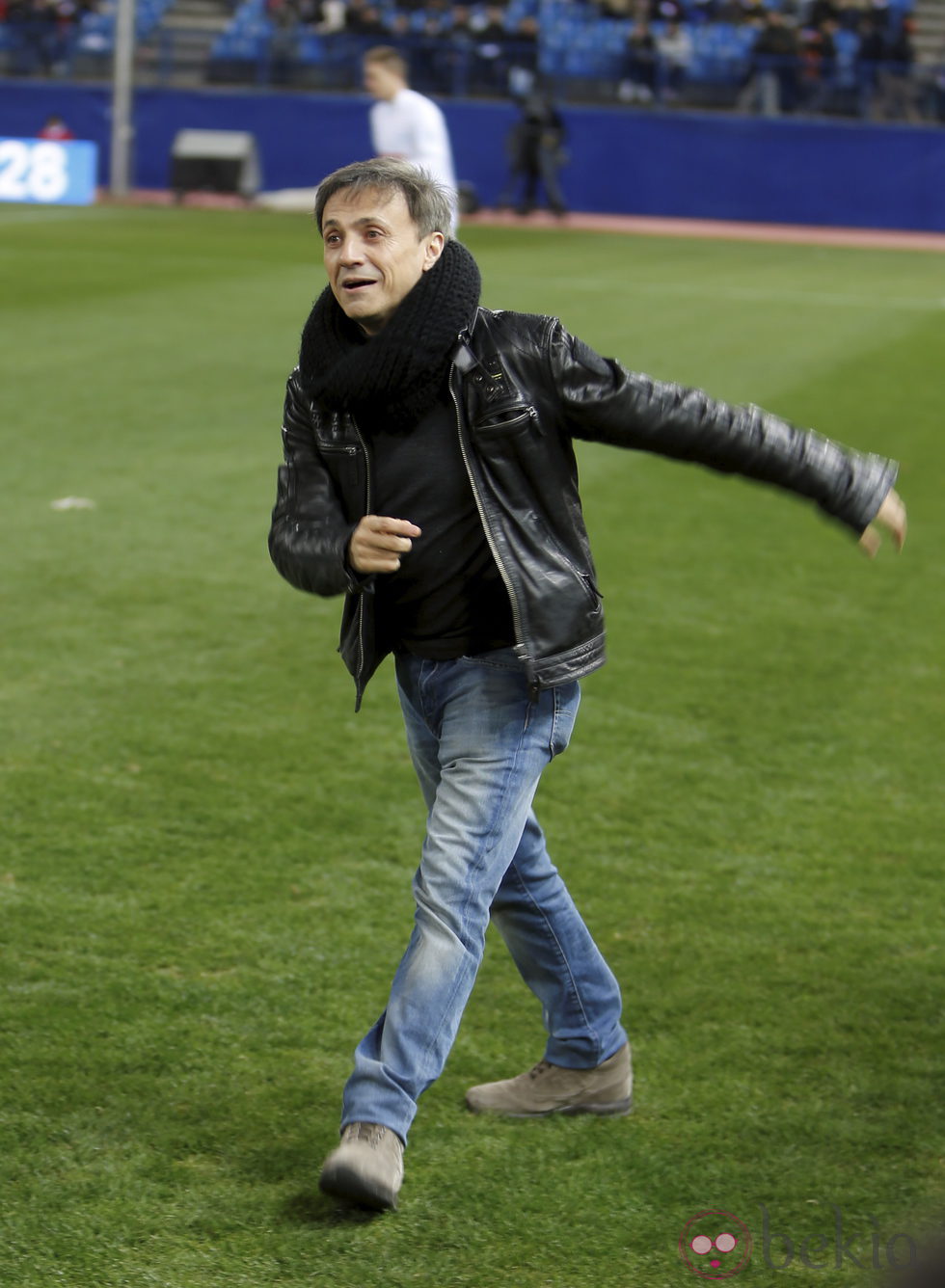 José Mota haciendo el saque de honor del partido Champions for Life 2014