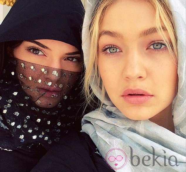 Kendall Jenner y Gigi Hadid en Abu Dhabi